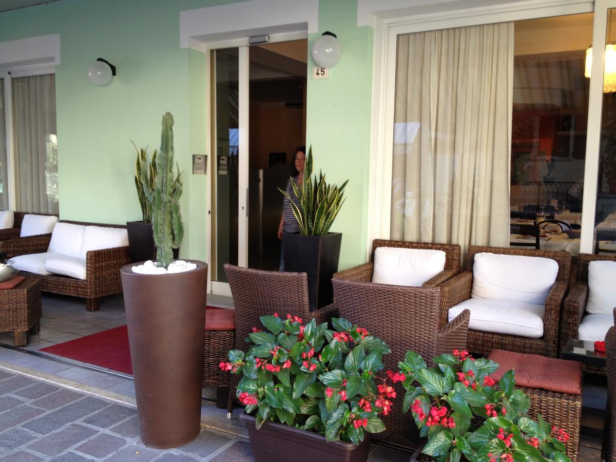 Hotel Ferrara Cattolica Ngoại thất bức ảnh